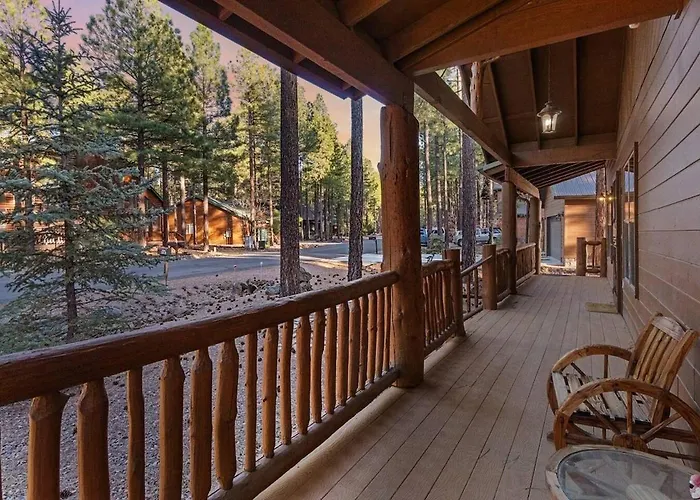Style Pine Cabin, Deck Views And Sleeps 12