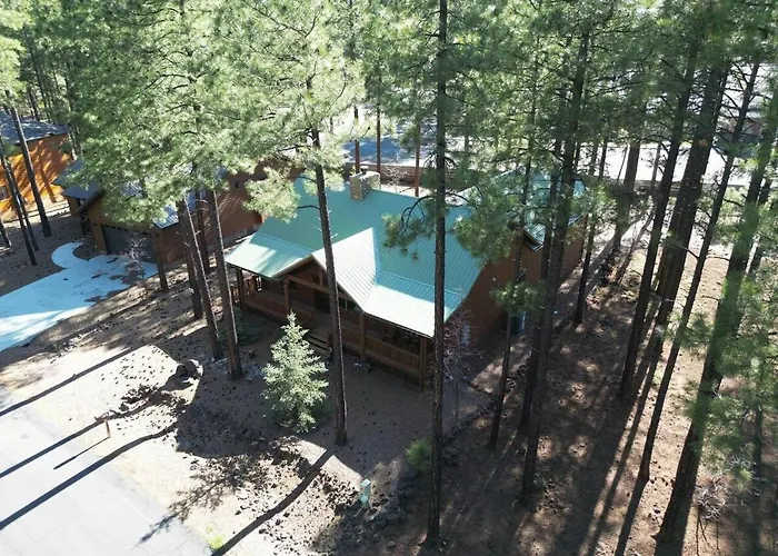 Holiday home Style Pine Cabin, Deck Views And Sleeps 12