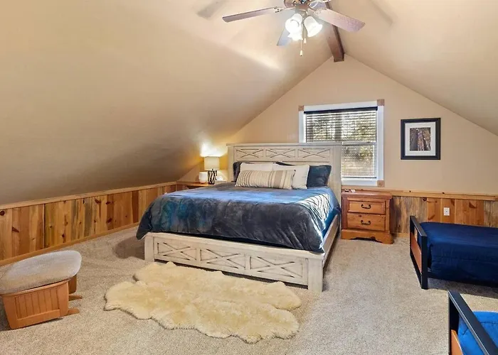 Style Pine Cabin, Deck Views And Sleeps 12 Holiday home Indian Pine