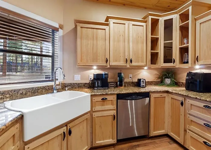 Style Pine Cabin, Deck Views And Sleeps 12 * Indian Pine